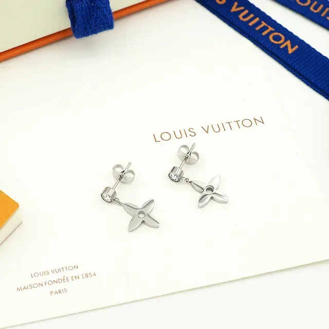 Louis Vuitton Monogram Flower Gold Transparent Pendant Necklace 6