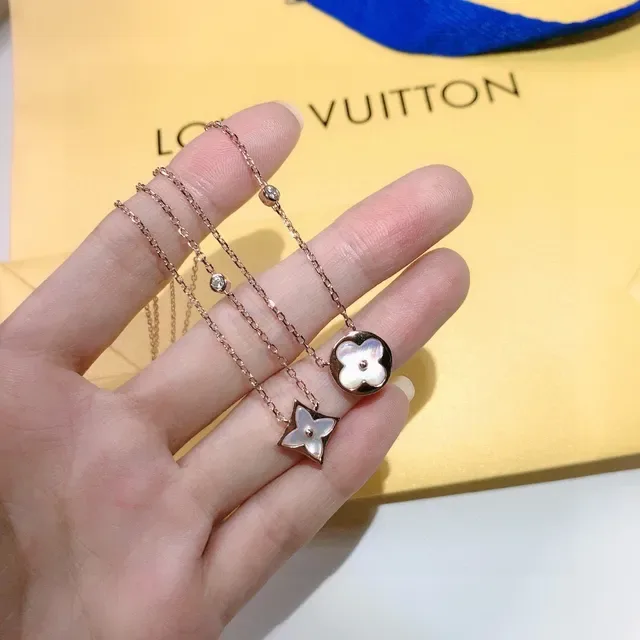 Louis Vuitton Monogram Flower Pendant Rose-Gold Necklace 2