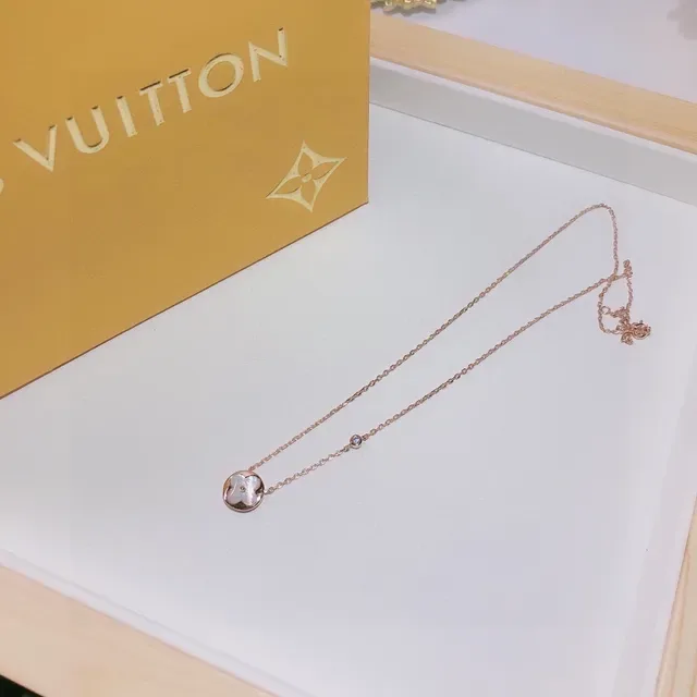 Louis Vuitton Monogram Flower Pendant Rose-Gold Necklace 3
