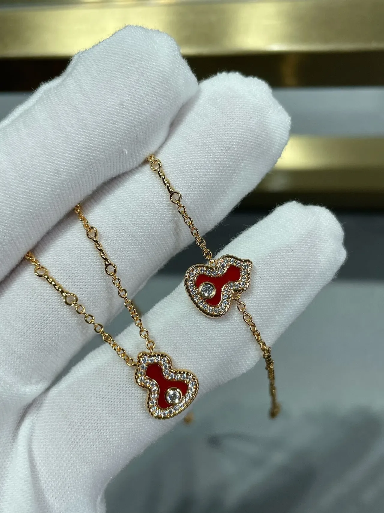Louis Vuitton Monogram Flower Red Gold Quatrefoil Motif Enamel Earrings 7
