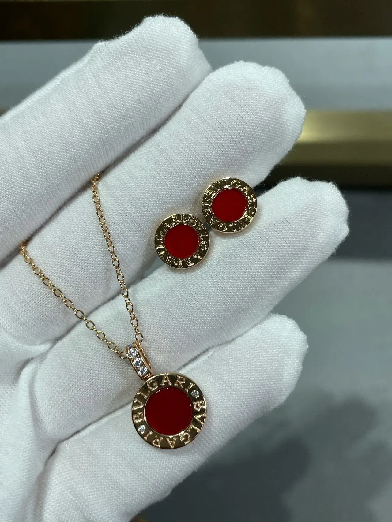 Louis Vuitton Monogram Flower Red Gold Quatrefoil Motif Enamel Earrings 9