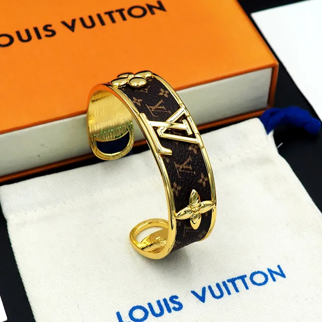 Louis Vuitton Monogram Cuero y Flor en tono dorado Brazalete de muñeca 8