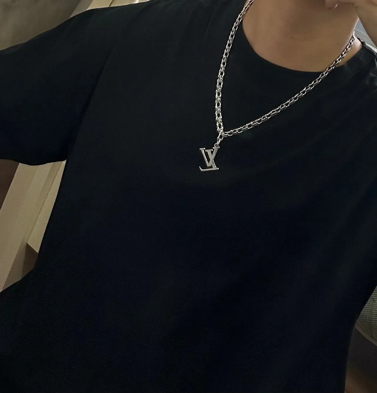 Louis Vuitton Monogram Link Chain Silver Large LV Pendant Necklace 7