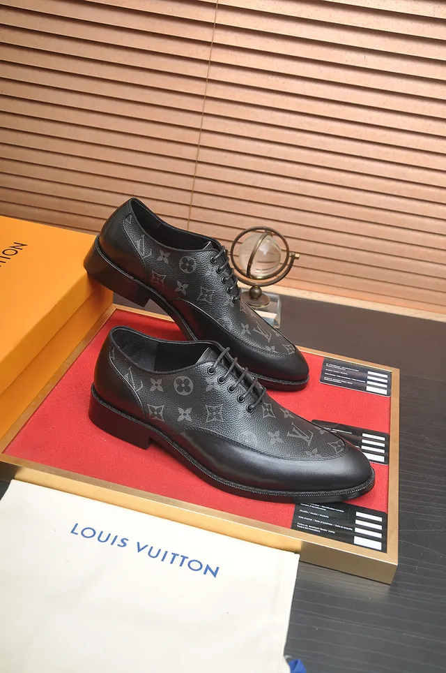 Louis Vuitton Monogram-Print أحذية أكسفورد سوداء كاب تو 4