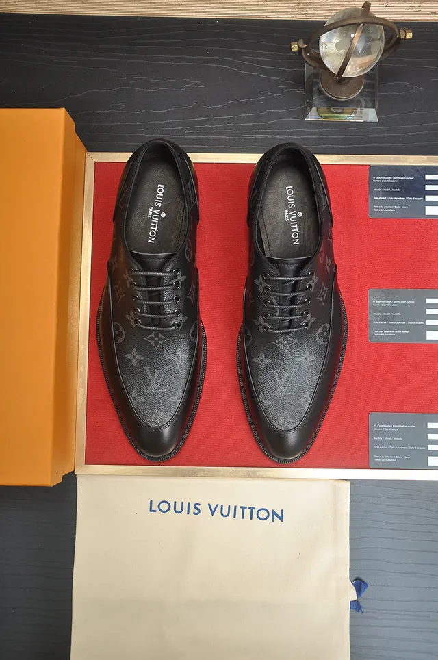 Louis Vuitton Monogram-Print أحذية أكسفورد سوداء كاب تو 5