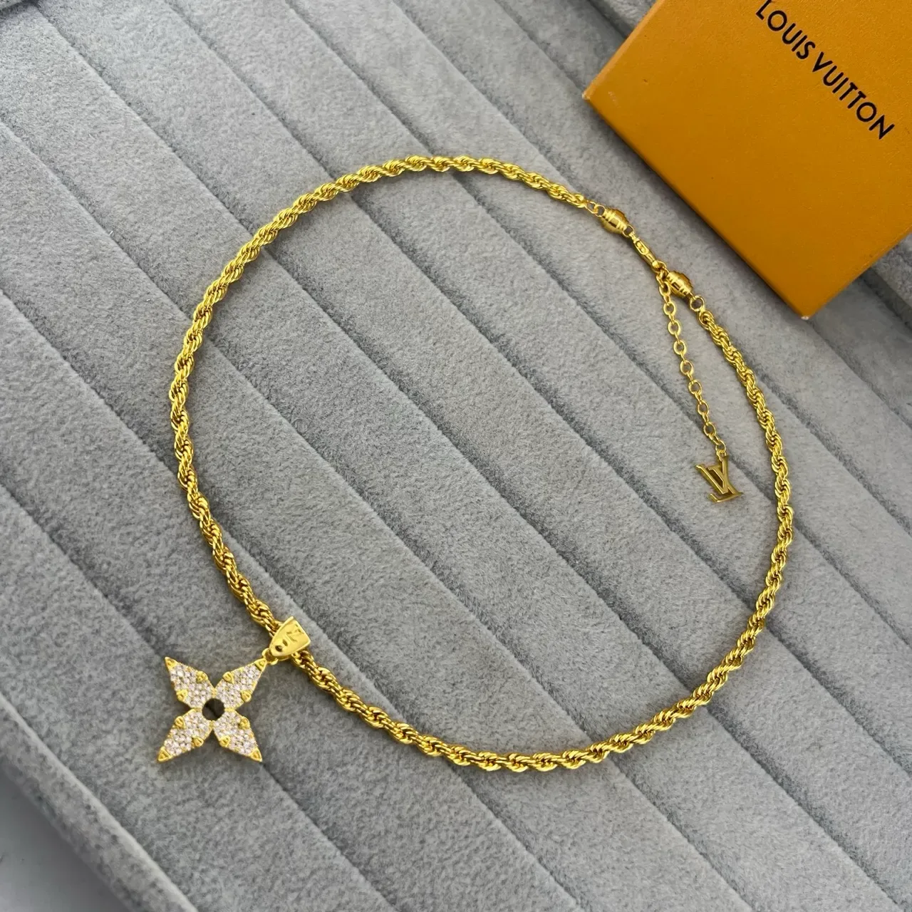 Louis Vuitton Monogram Star Rope Chain Necklace 4