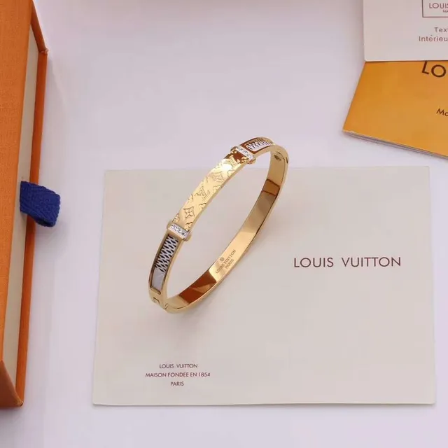 Louis Vuitton Monogram World Tour Bracelets à incrustation d'émail doré 5