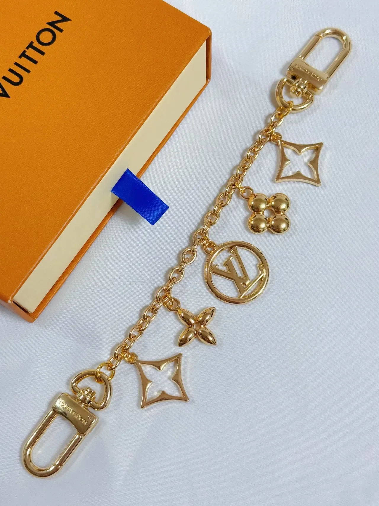Louis Vuitton मल्टी चार्म गोल्ड-टोन चेन कीचेन ब्रेसलेट 3