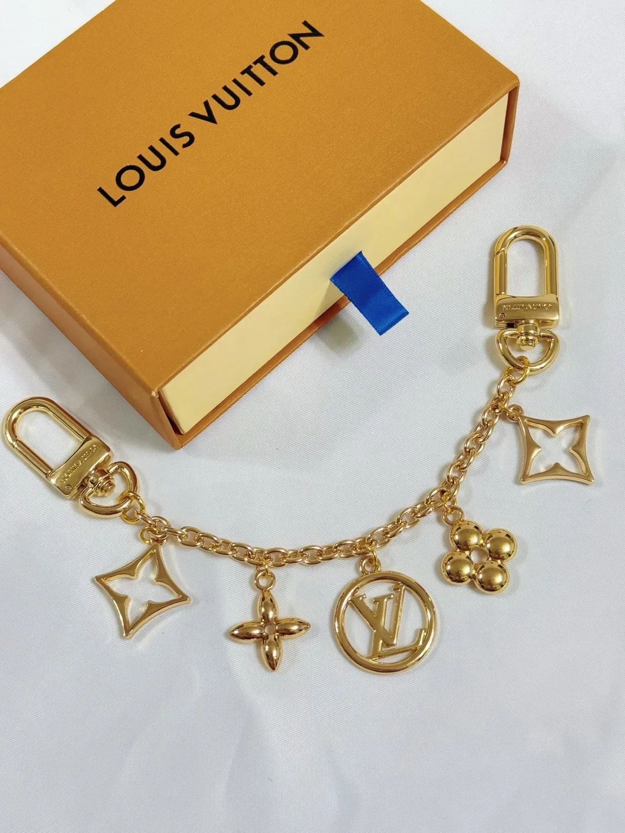 Louis Vuitton मल्टी चार्म गोल्ड-टोन चेन कीचेन ब्रेसलेट 4