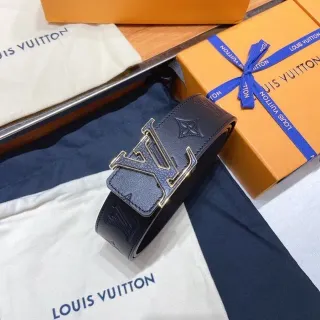 Louis Vuitton নেভি গোল্ড ওভারসাইজড মেটালিক LV বাকেল খোদাই করা মনোগ্রাম চামড়ার বেল্ট
