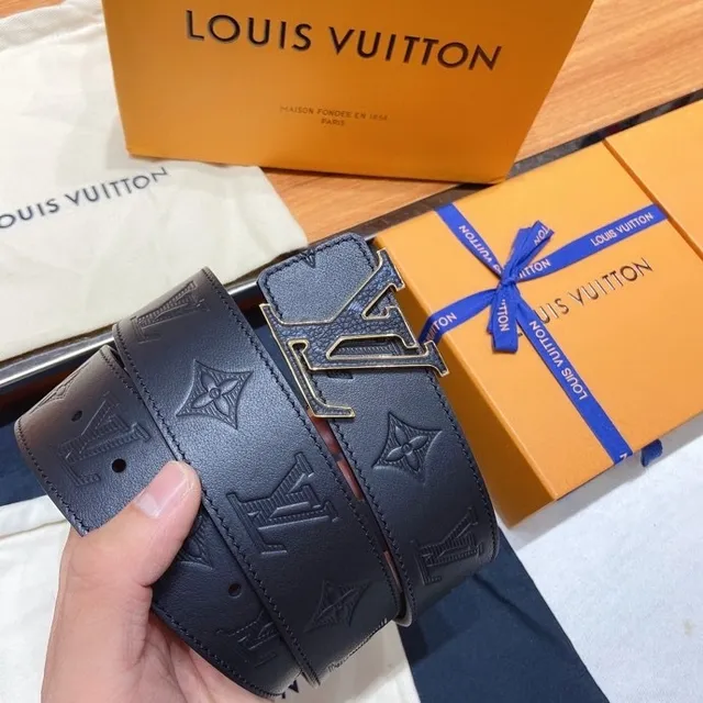 Louis Vuitton নেভি গোল্ড ওভারসাইজড মেটালিক LV বাকেল খোদাই করা মনোগ্রাম চামড়ার বেল্ট 6