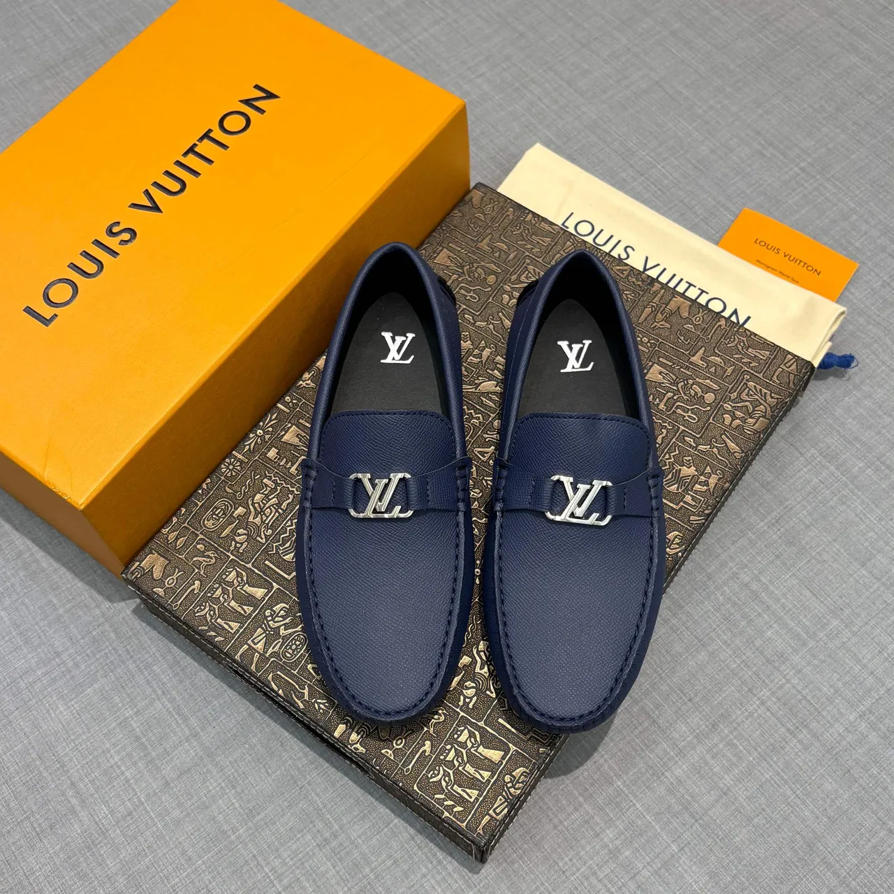 Louis Vuitton Navy Silver Textured Grain Leather Metal LV Buckle Loafer 6