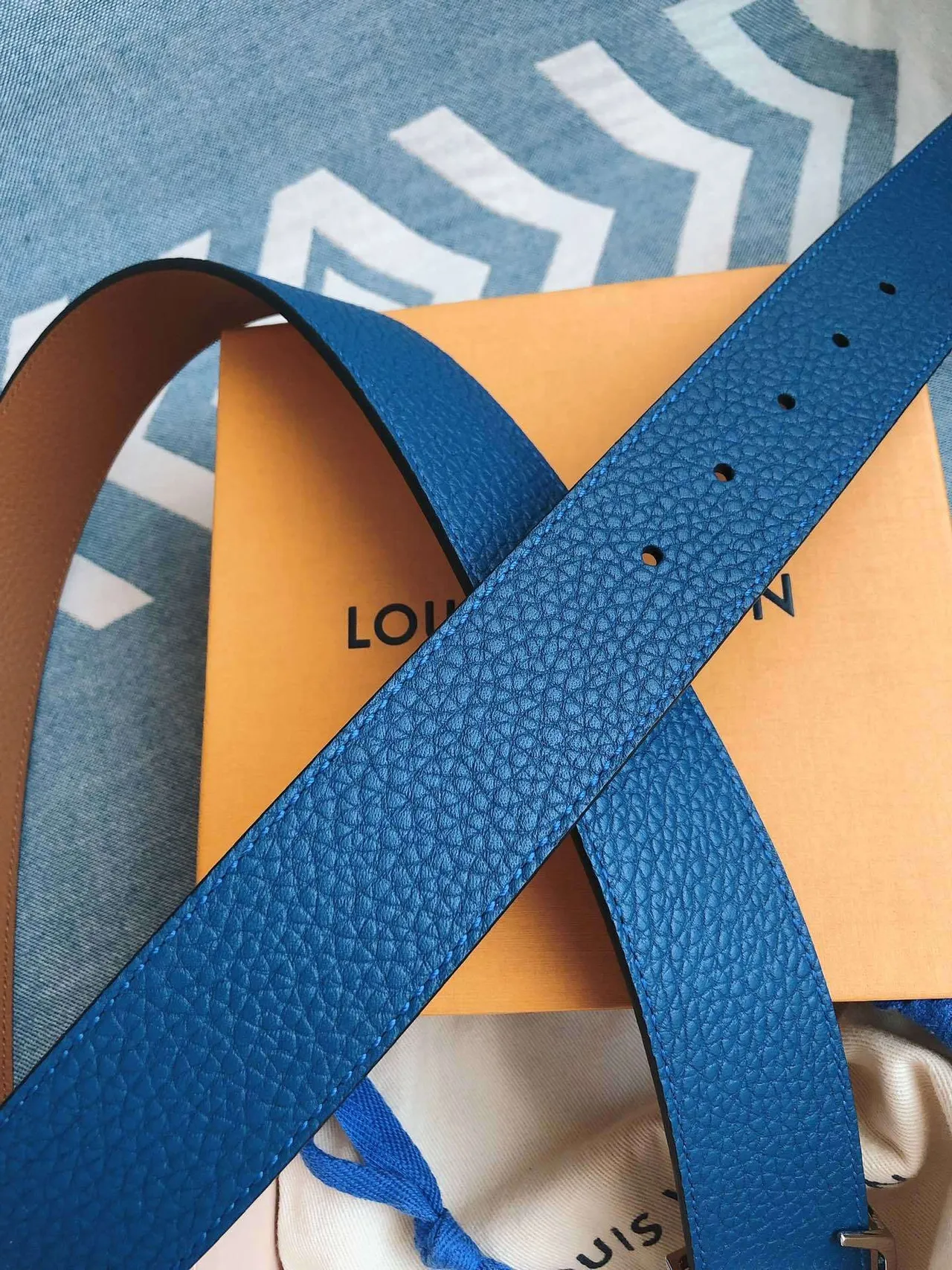 Louis Vuitton Oversized LV Monogram Buckle Blue Pebbled Leather Belt 4
