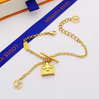 لويس فيتون Petite Malle Trunk Charm سوار سلسلة ذهبي اللون