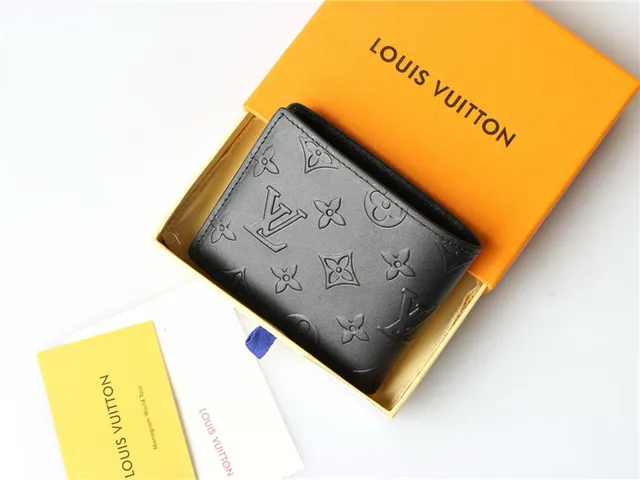 Billetera Louis Vuitton PF Twist Chain V Steno Negra Corta 5