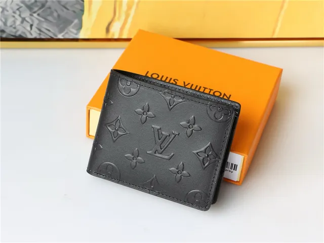 Billetera Louis Vuitton PF Twist Chain V Steno Negra Corta 8