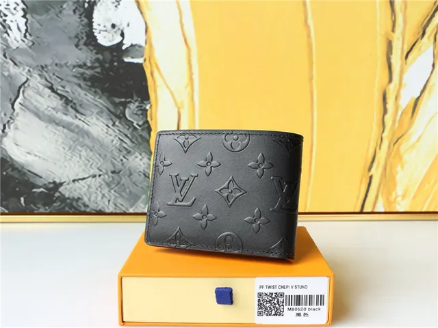 Billetera Louis Vuitton PF Twist Chain V Steno Negra Corta 9