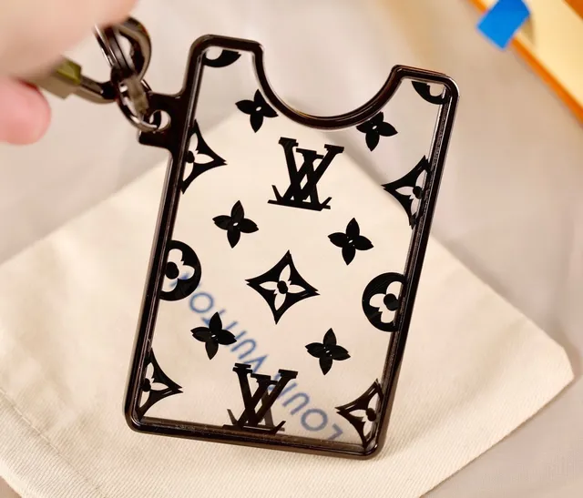 Louis Vuitton Portfolio Accessoire pour téléphone transparent blanc acrylique avec impression de monogramme 2