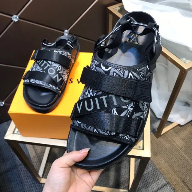 Sandálias casuais Louis Vuitton Run Away Monogram-Print pretas 3