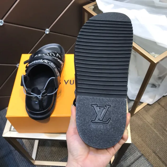 Sandálias casuais Louis Vuitton Run Away Monogram-Print pretas 4