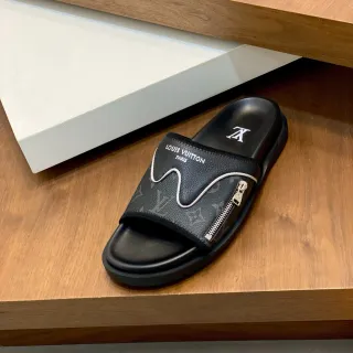 Louis Vuitton Run Away Slide ब्लैक मोनोग्राम चमड़ा ज़िपर स्लिपर