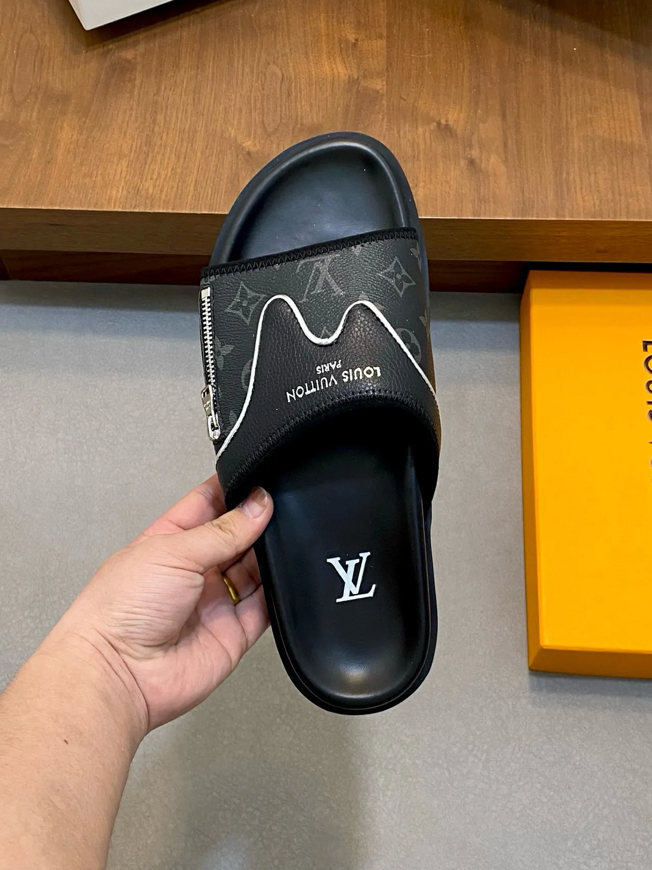 Louis Vuitton Run Away Slide Black Monogram Leather Zipper Slipper 8