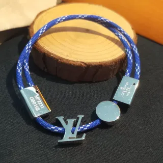 Louis Vuitton Signature Pulsera Azul Cordón Trenzado LV Logo