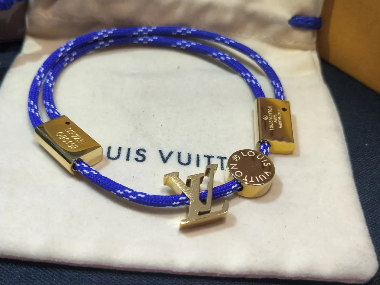 Louis Vuitton Signature Pulseira Cordão Trançado Azul LV Logo 2