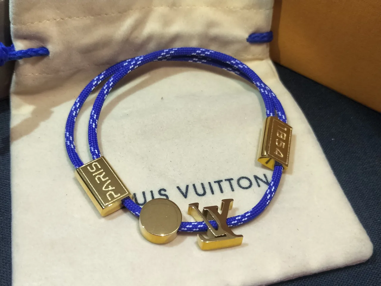 Louis Vuitton Signature Pulseira Cordão Trançado Azul LV Logo 3