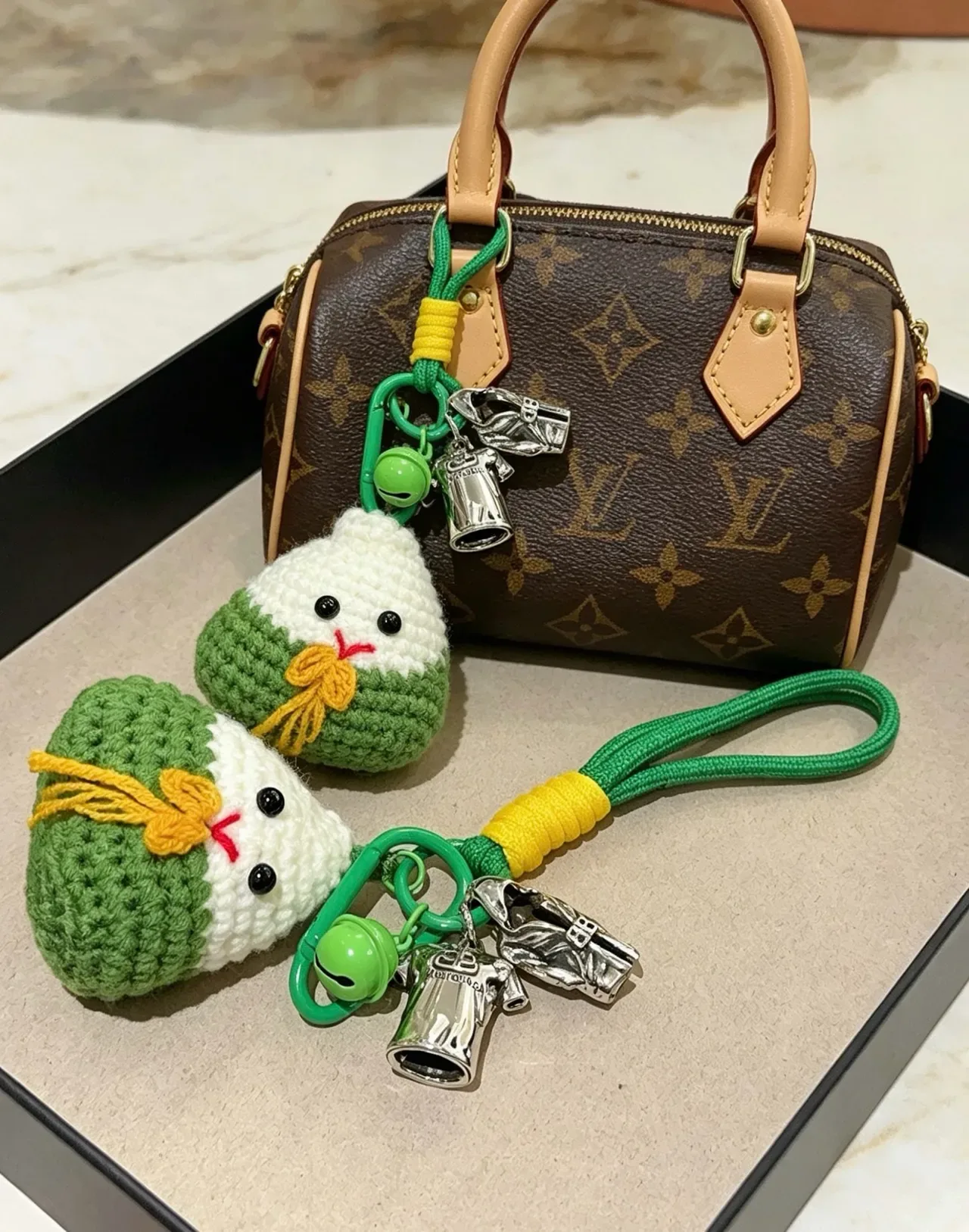 Louis Vuitton Speedy Boston Marrom Bege Lona Monograma Borda de Couro Tan Bolsa Boston 9