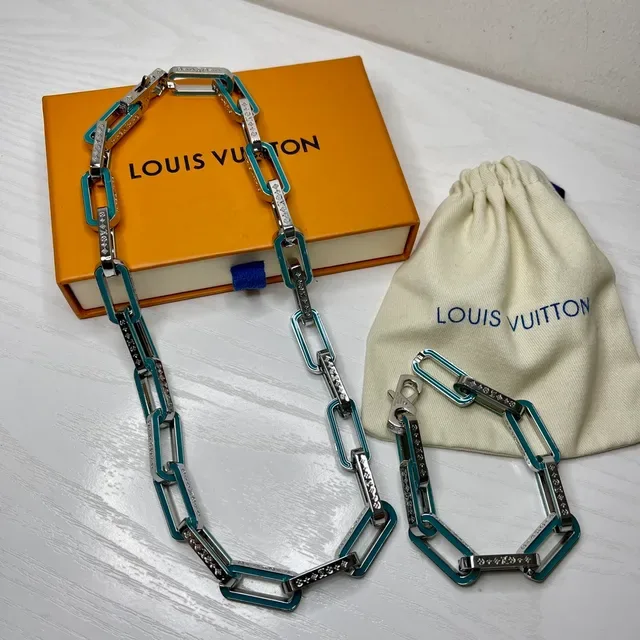 Louis Vuitton Teal Enamel and Pavé Crystal Chain Necklace 4