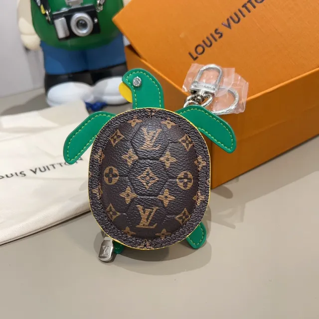 Louis Vuitton Porte-monnaie Tortue Vert Marron Monogrammé Cuir Sac Bandoulière 8