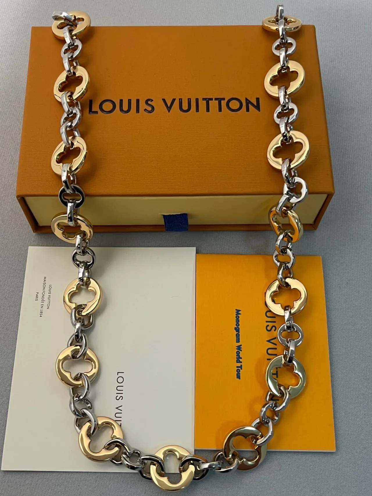 Louis Vuitton Two-Tone Quatrefoil Link Necklace 5
