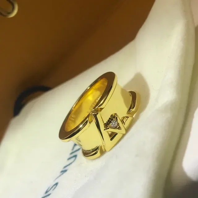 Louis Vuitton V Motif Geometric Diamond Ring 3
