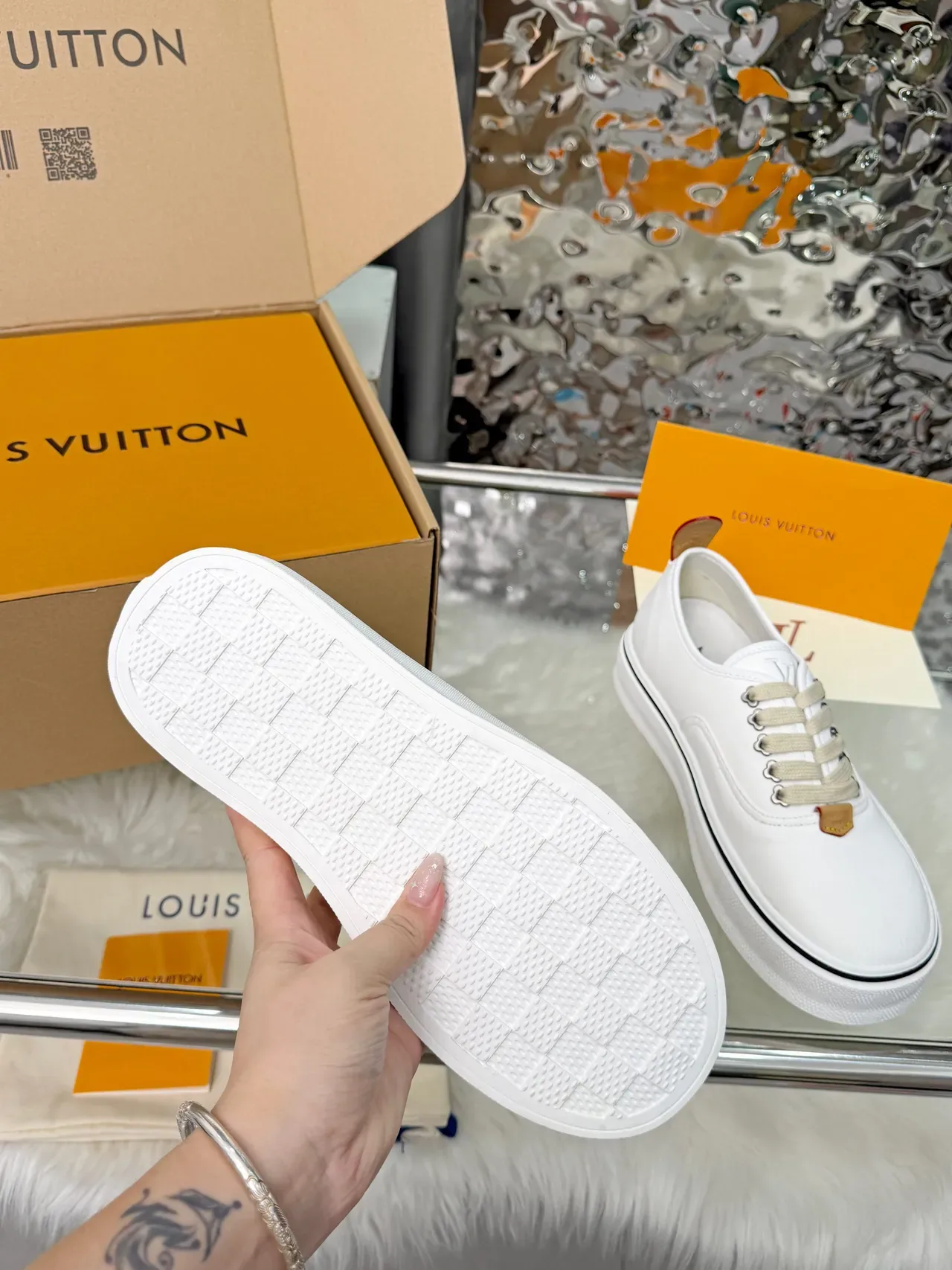 Louis Vuitton White Black Canvas-Like Upper Side Stripe Lifestyle Sneakers 2