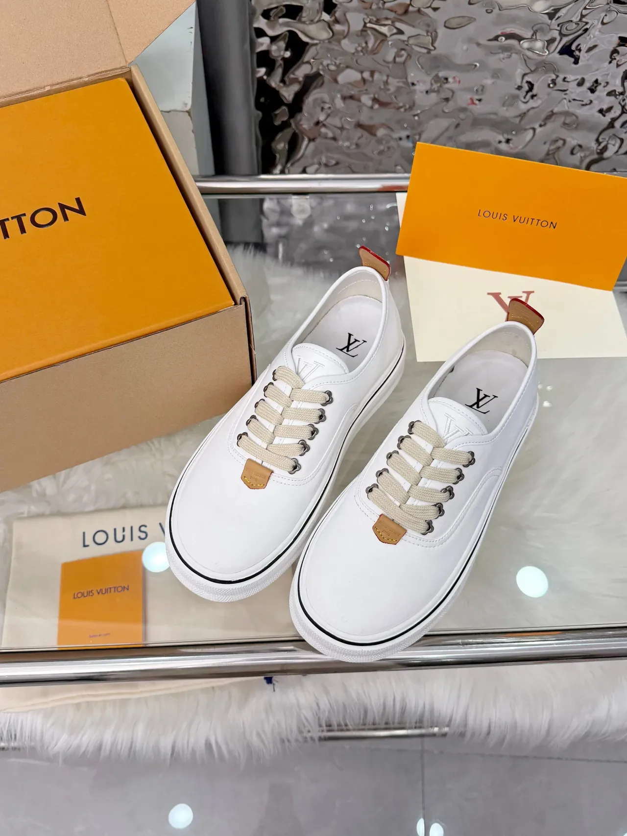 Louis Vuitton White Black Canvas-Like Upper Side Stripe Lifestyle Sneakers 5