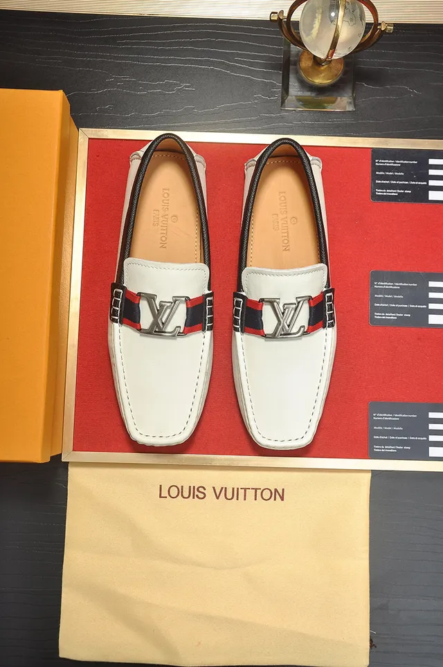 Louis Vuitton White Black Leather LV Monogram Buckle Loafer 9