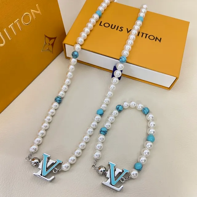 Louis Vuitton White Blue Pearl Strand Turquoise Accent Beads Necklace 2