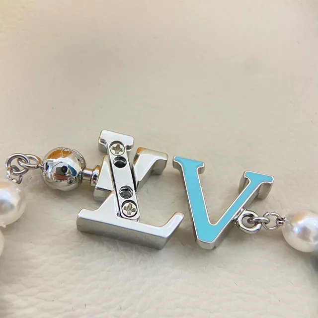 Louis Vuitton White Blue Pearl Strand Turquoise Accent Beads Necklace 3