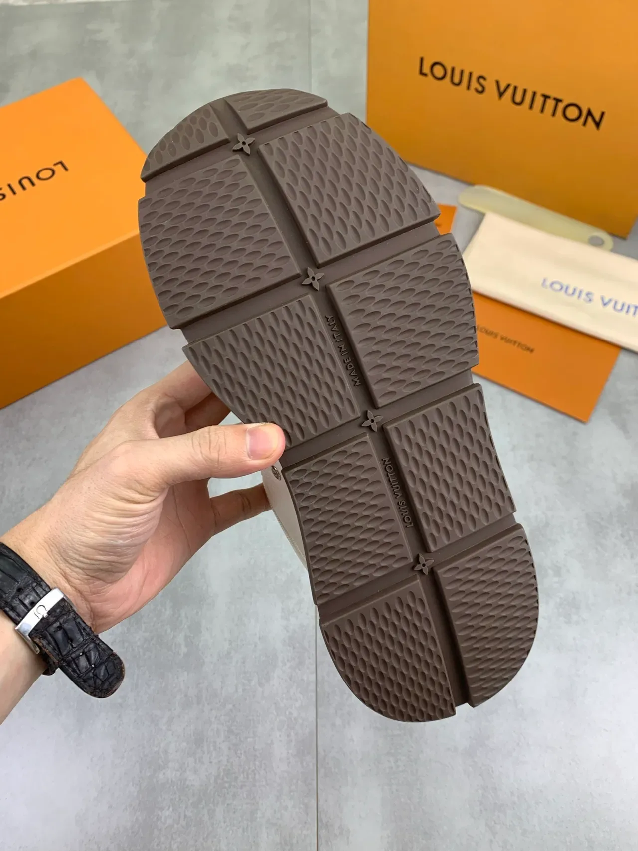 Louis Vuitton White Brown Monogram Canvas Panels Leather Upper Lifestyle Sneakers 3