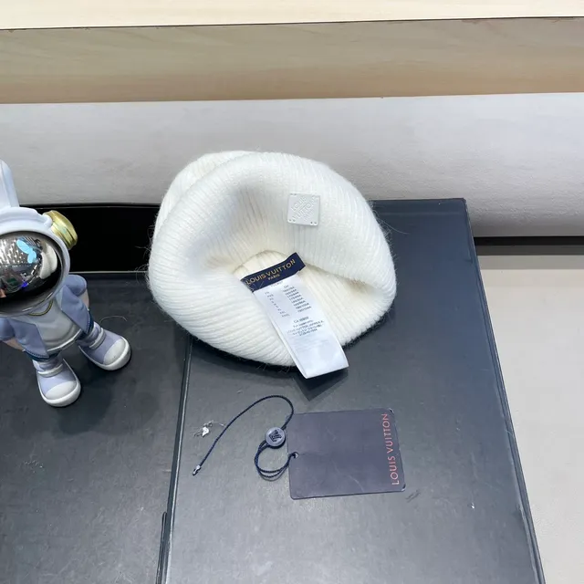 Louis Vuitton White Gray Ribbed Knit Folded Cuff Beanie 2