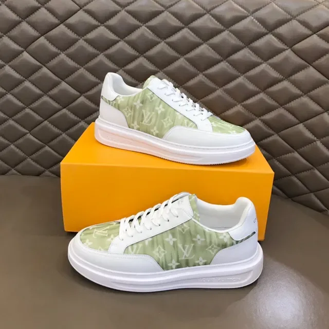 Louis Vuitton White Green Low-Top Platform Sole Lifestyle Sneakers 2