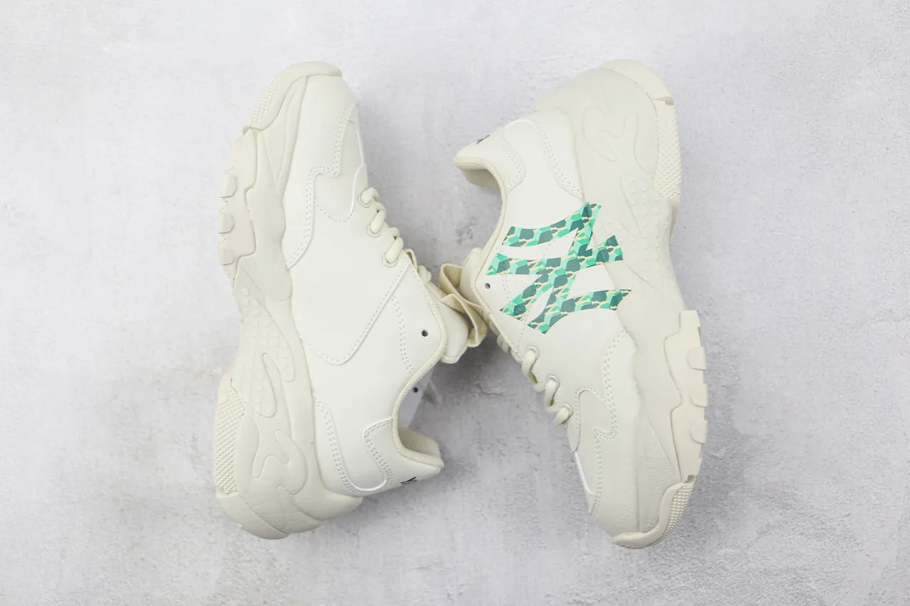 Mitchell & Ness NY Yankees Chunky Sneaker Beige Green Sole Camouflage Logo Chunky Sneakers 2