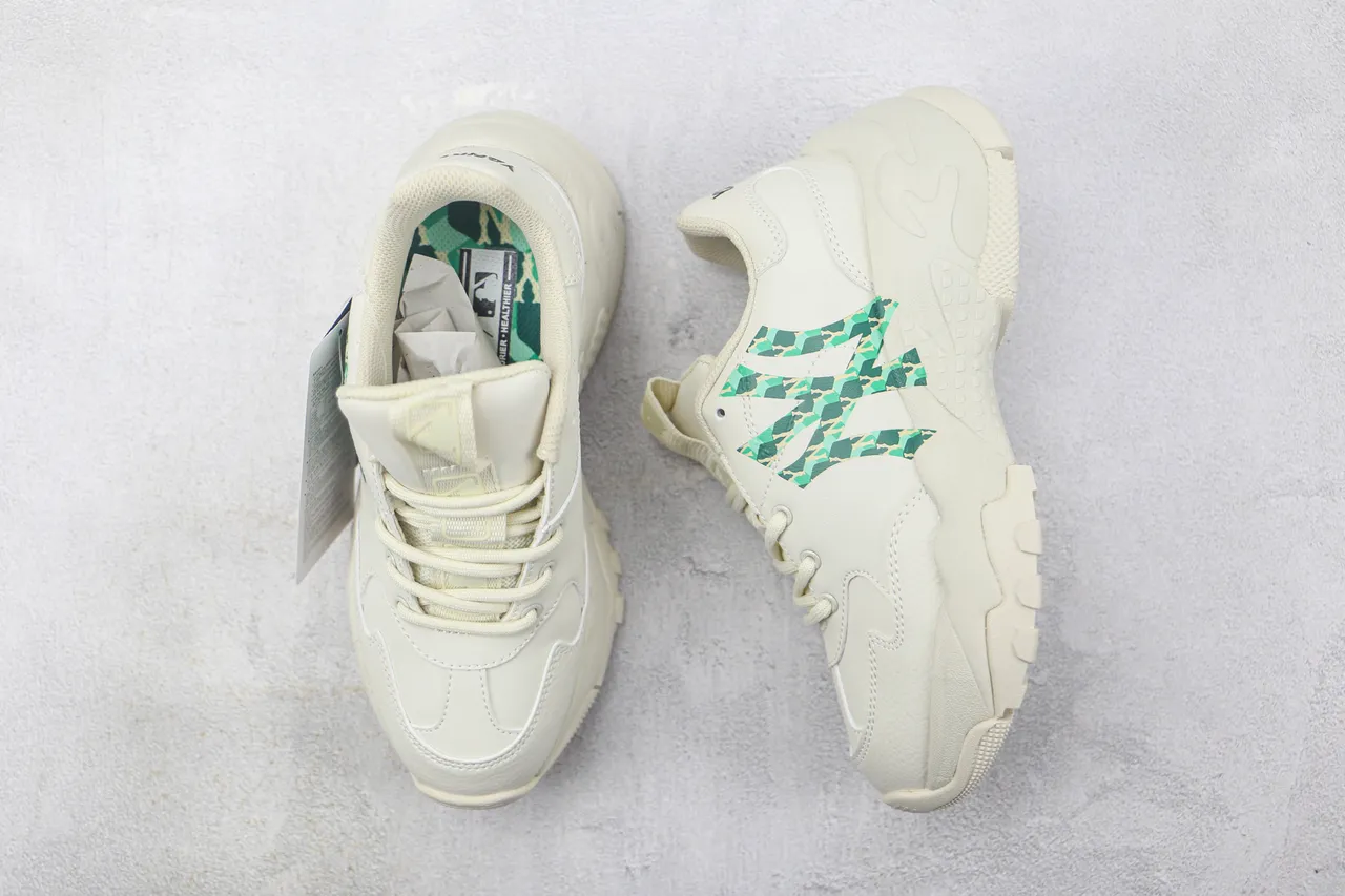 Mitchell & Ness NY Yankees Chunky Sneaker Beige Green Sole Camouflage Logo Chunky Sneakers 3