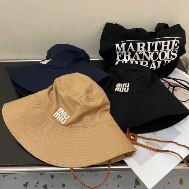 Miu Miu Wander beige blanc brodé logo cousu bord chapeau seau 2