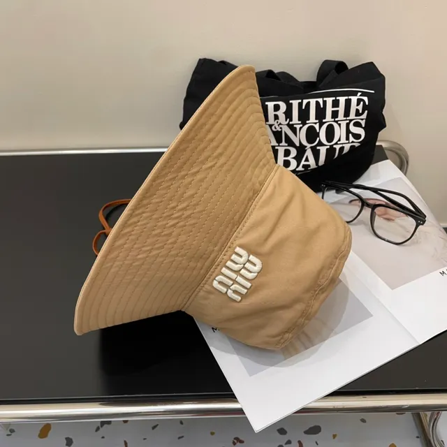 Miu Miu Wander beige blanc brodé logo cousu bord chapeau seau 5