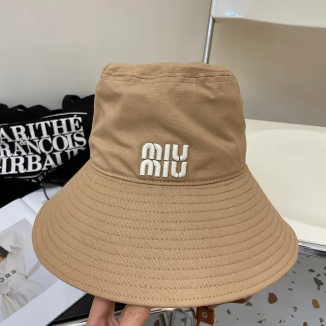 Miu Miu Wander beige blanc brodé logo cousu bord chapeau seau 6