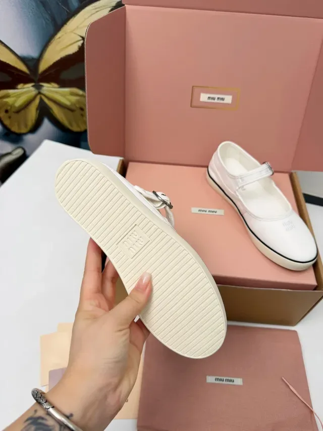 Miu Miu White Black Canvas Upper Piping Detail Mary Jane Shoes 2