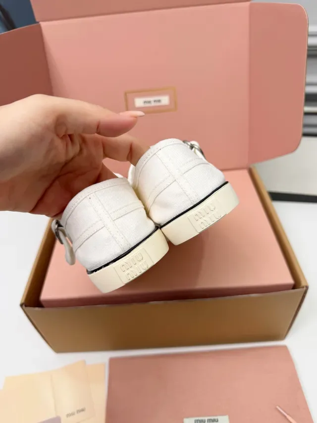 Miu Miu White Black Canvas Upper Piping Detail Mary Jane Shoes 3