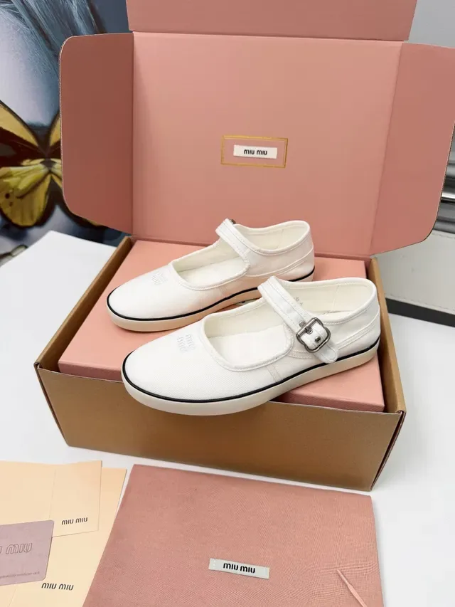 Miu Miu White Black Canvas Upper Piping Detail Mary Jane Shoes 4
